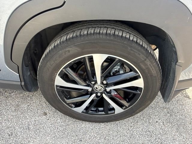 Used 2024  Toyota Hybrid XSE image 33