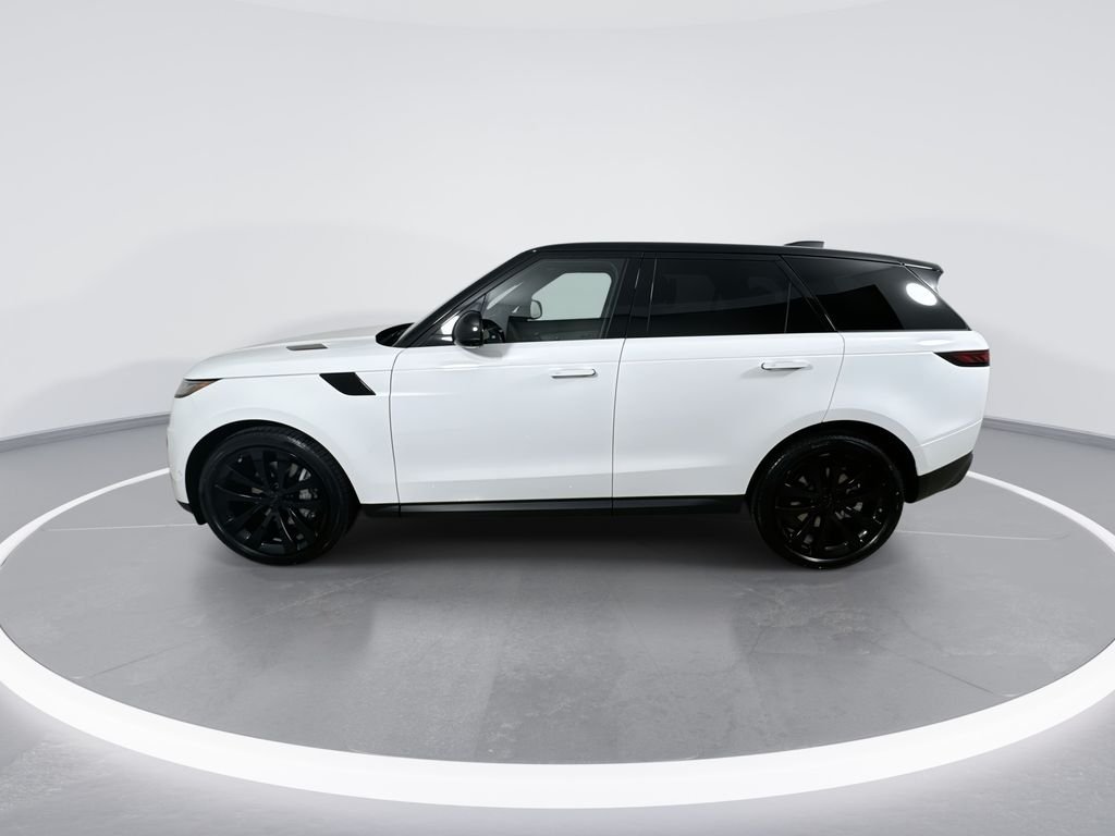 New 2026 Fuji White Land Rover SE image 5