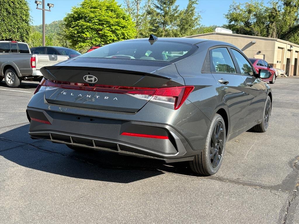 New 2026 Amazon Gray Pearl (a5g) Hyundai SEL Sport image 3