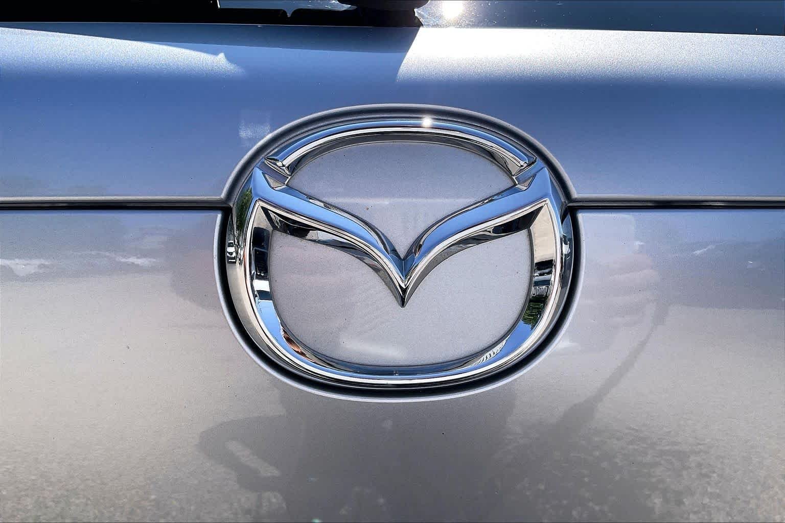Used 2021 Sonic Silver Metallic Mazda Select image 31