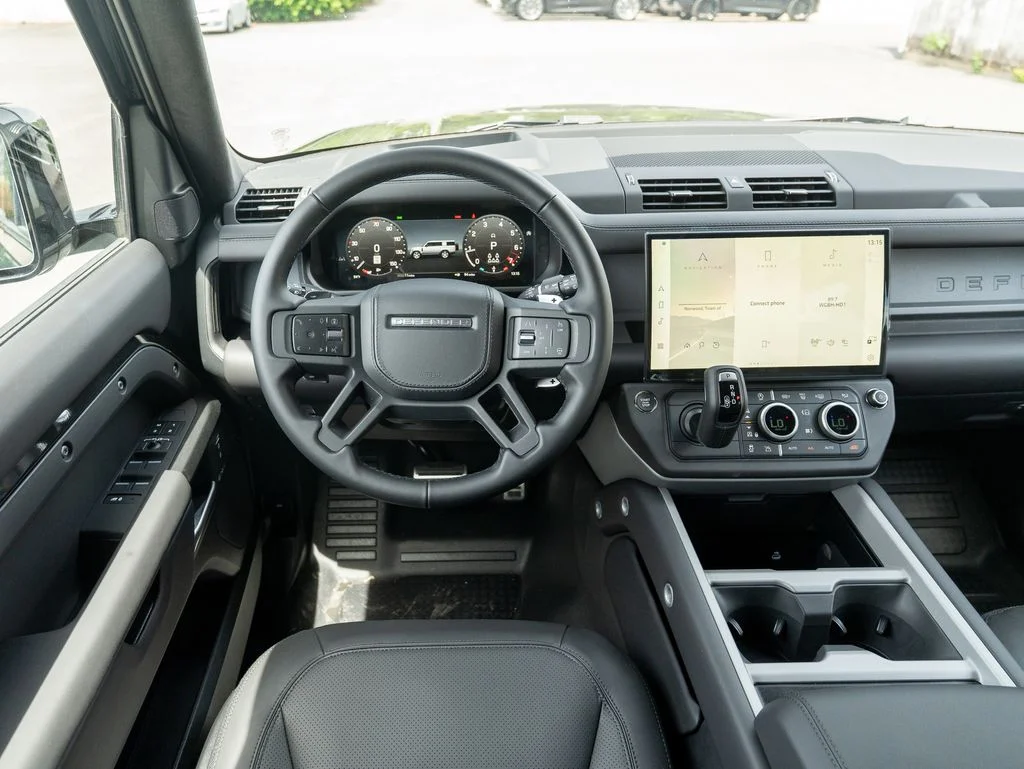 New 2026 Santorini Black Land Rover V8 image 12