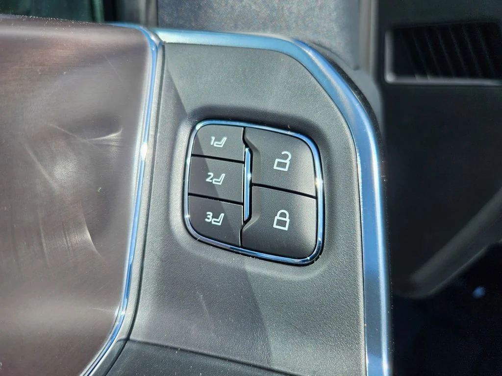 2026 Ford F-350 Super Duty Platinum - Photo 12