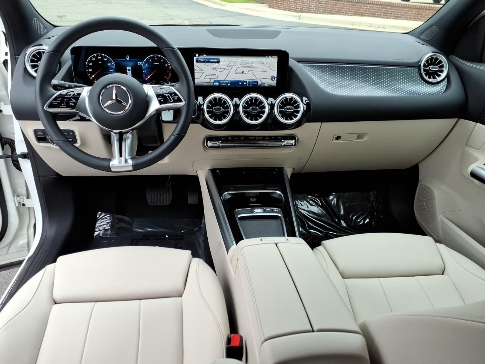 Certified Used 2025  Mercedes-Benz GLA 250 image 13