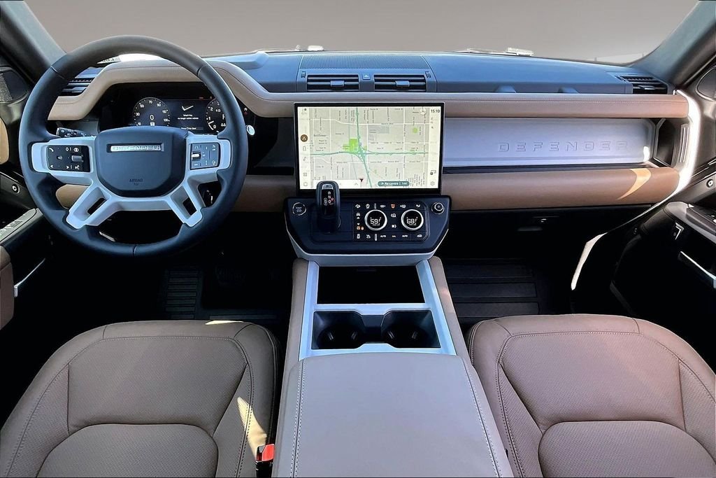 New 2026 SANTORINI BLACK Land Rover X-Dynamic SE image 5