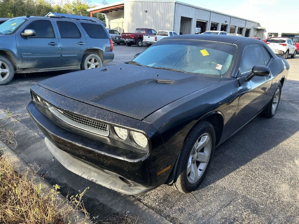 Used 2014 Black Dodge SXT image 6