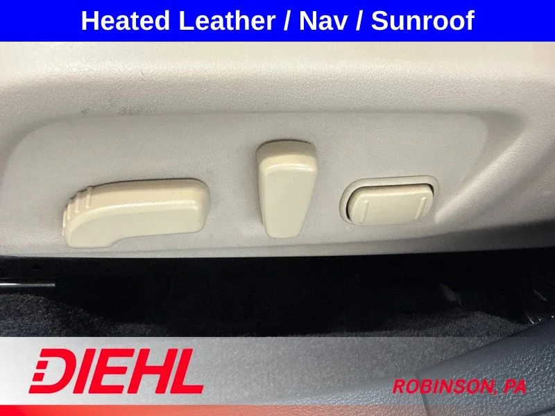 Used 2015 White Subaru 2.5i image 18