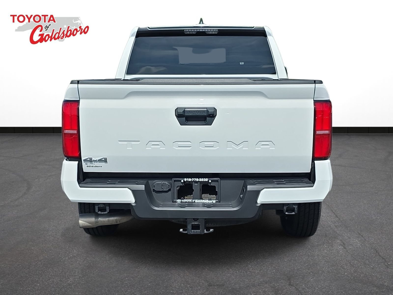 2025 Toyota Tacoma SR5 - Photo 6
