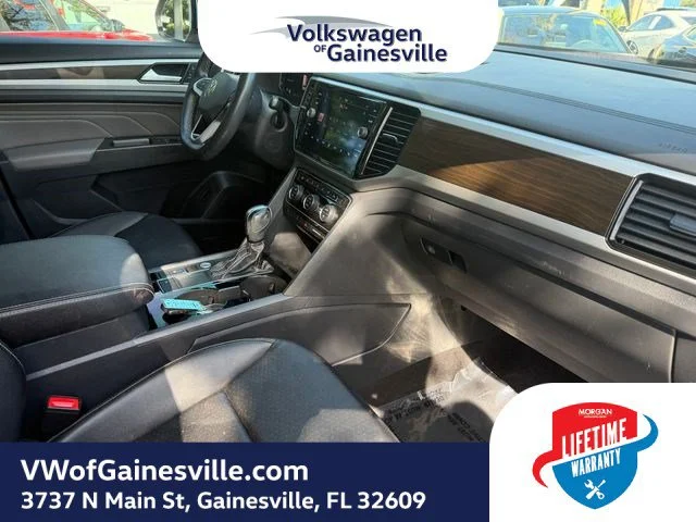 Used 2023 Pure White Volkswagen 3.6L V6 SE w/Technology image 10