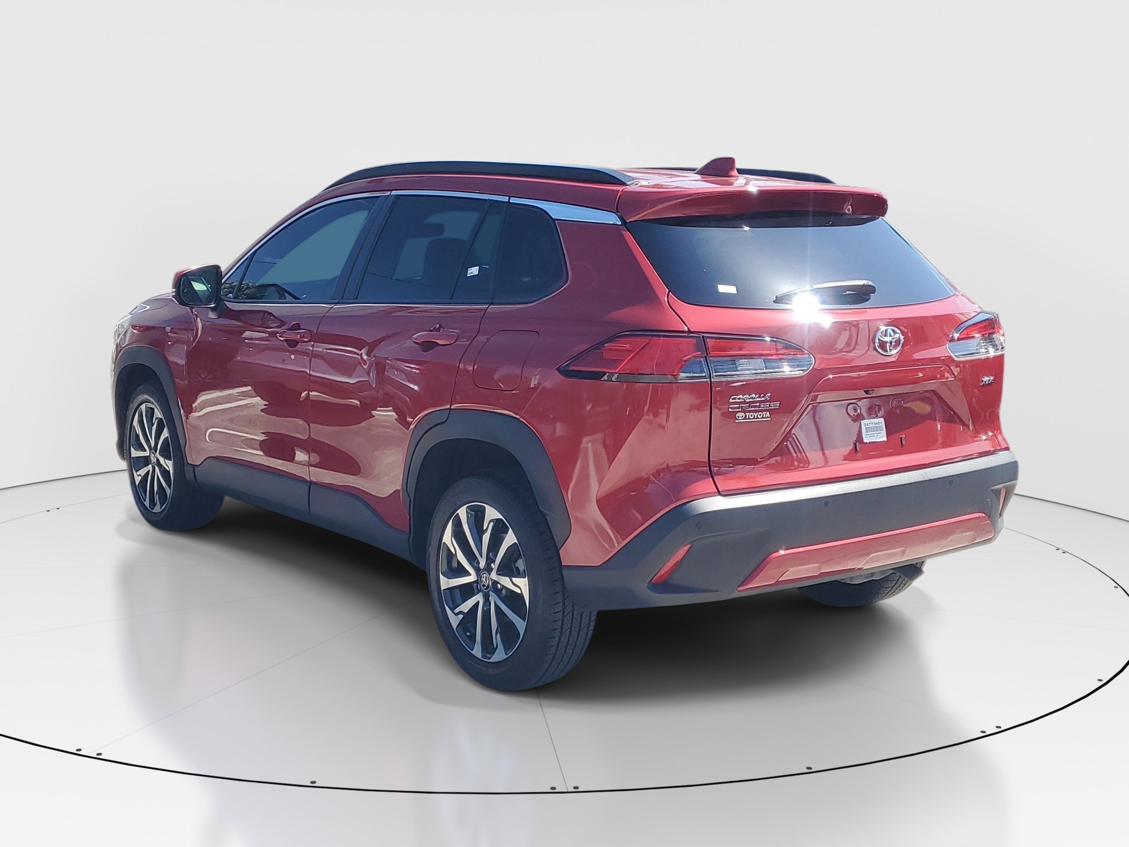 Used 2022 Barcelona Red Metallic Toyota XLE image 5