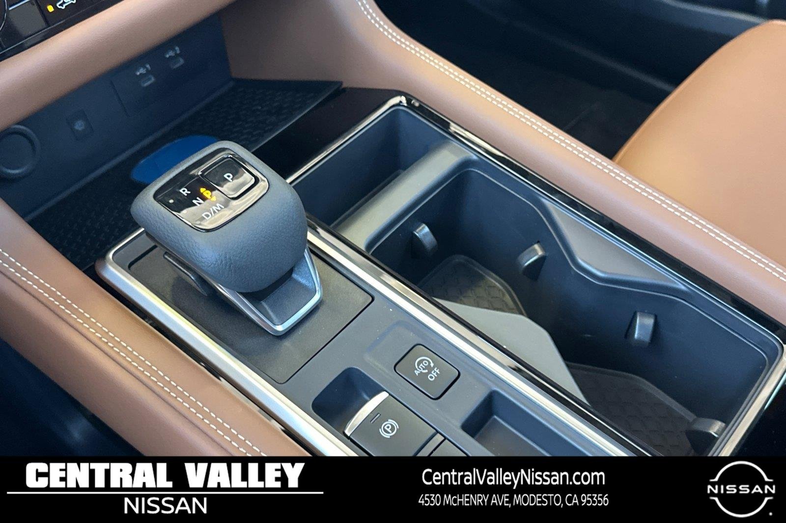 New 2026 Boulder Gray Pearl/Super Black Nissan Platinum image 22