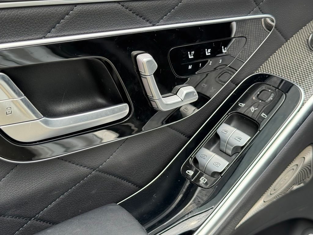 Used 2025 Black Mercedes-Benz S 580e image 19