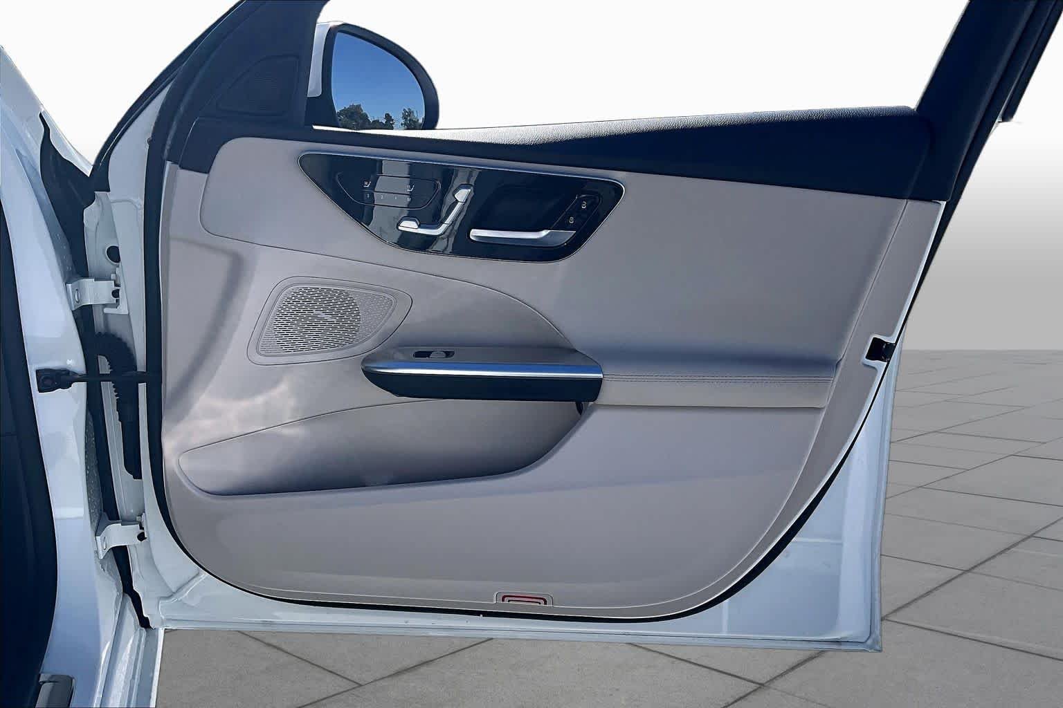 Used 2023 Polar White Mercedes-Benz C 300 image 22