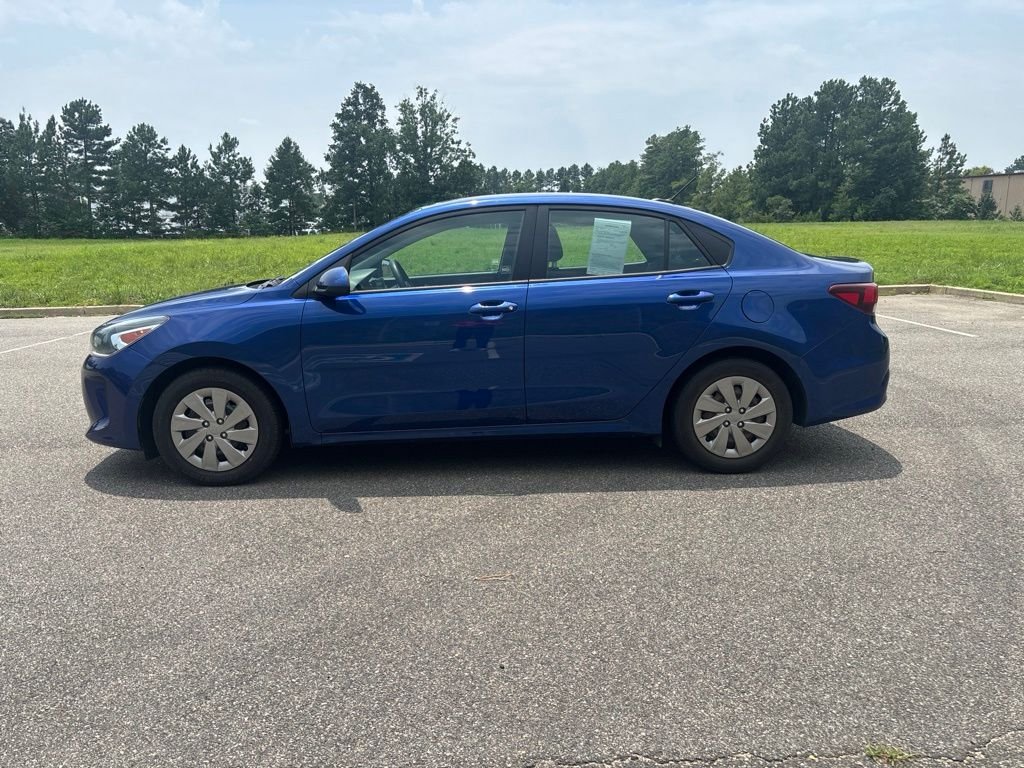 Used 2019 Blue Kia S image 4