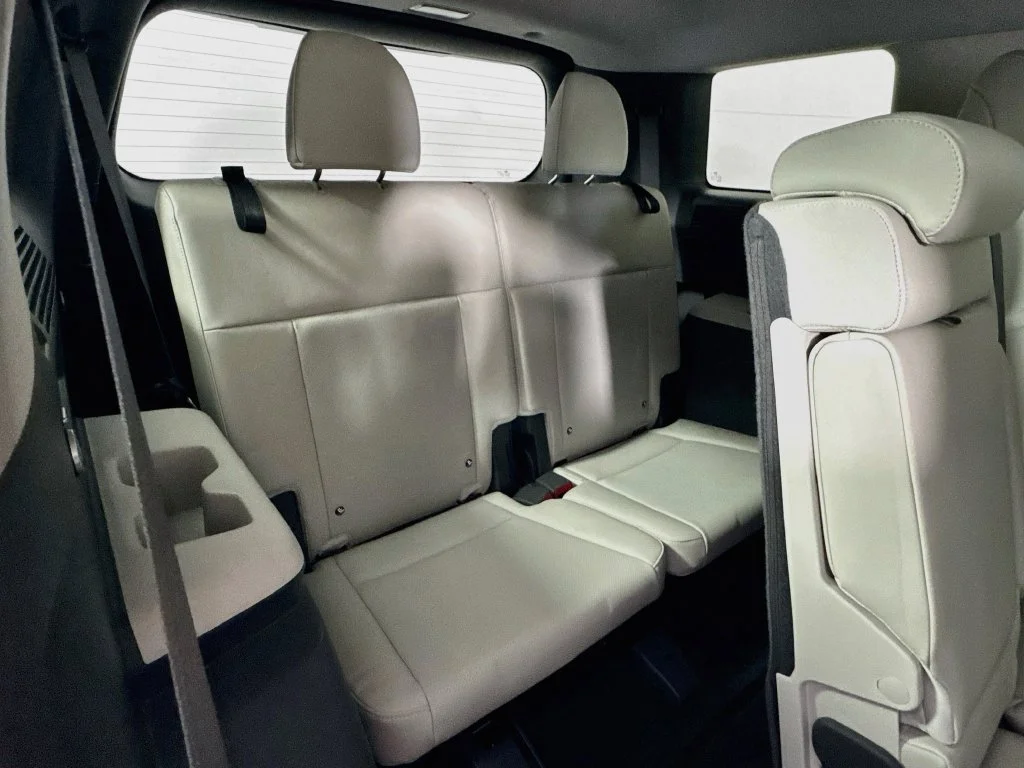Used 2025 Green Hyundai SEL image 34