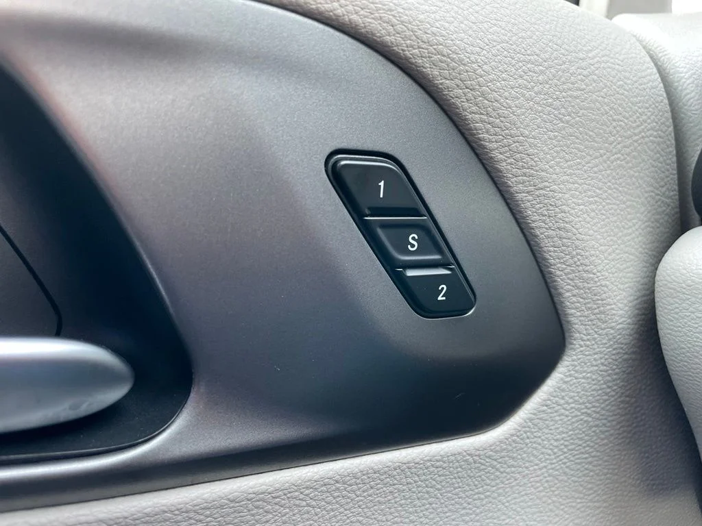 Used 2023 Ceramic Gray Clearcoat Chrysler Touring L image 24