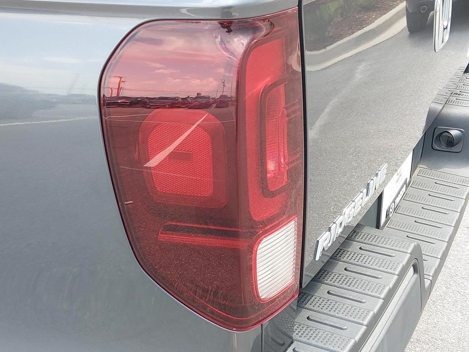 Used 2019 Modern Steel Metallic Honda RTL image 13