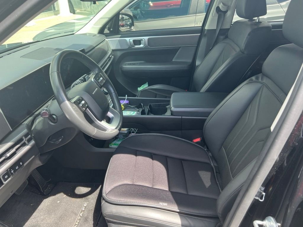 Used 2025 Black Hyundai SEL image 7