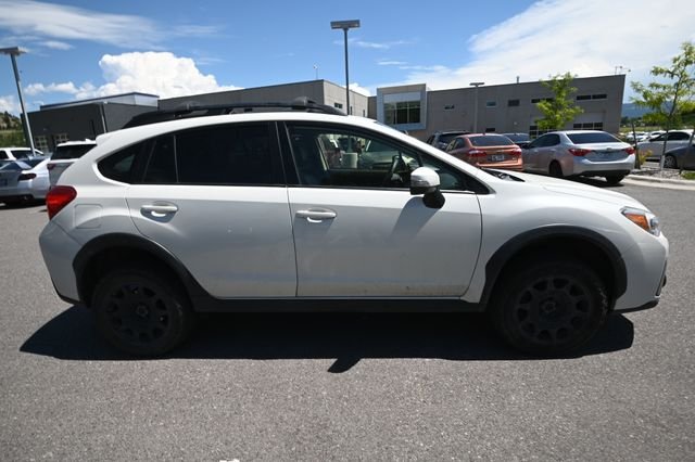 Used 2017 White Subaru 2.0i Limited image 6
