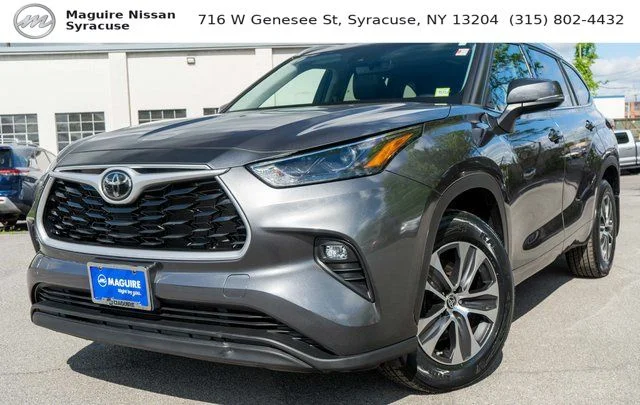 Used 2022 Gray Toyota XLE image 1