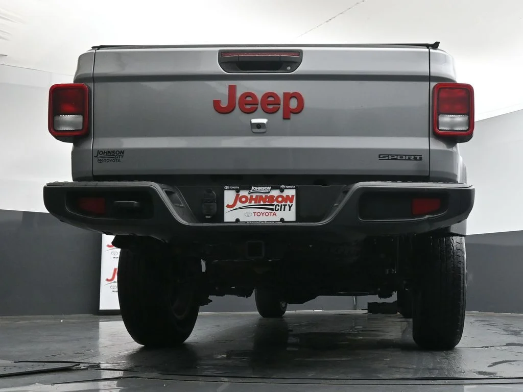 Used 2020 Silver Jeep Sport image 37