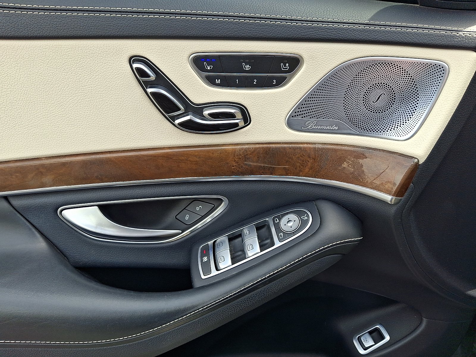 Used 2015 Black - 040 Mercedes-Benz  image 12