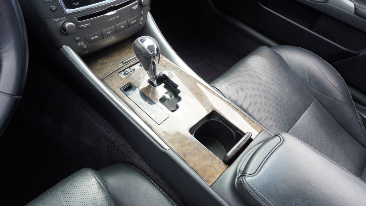 Used 2010 Red Lexus  image 20