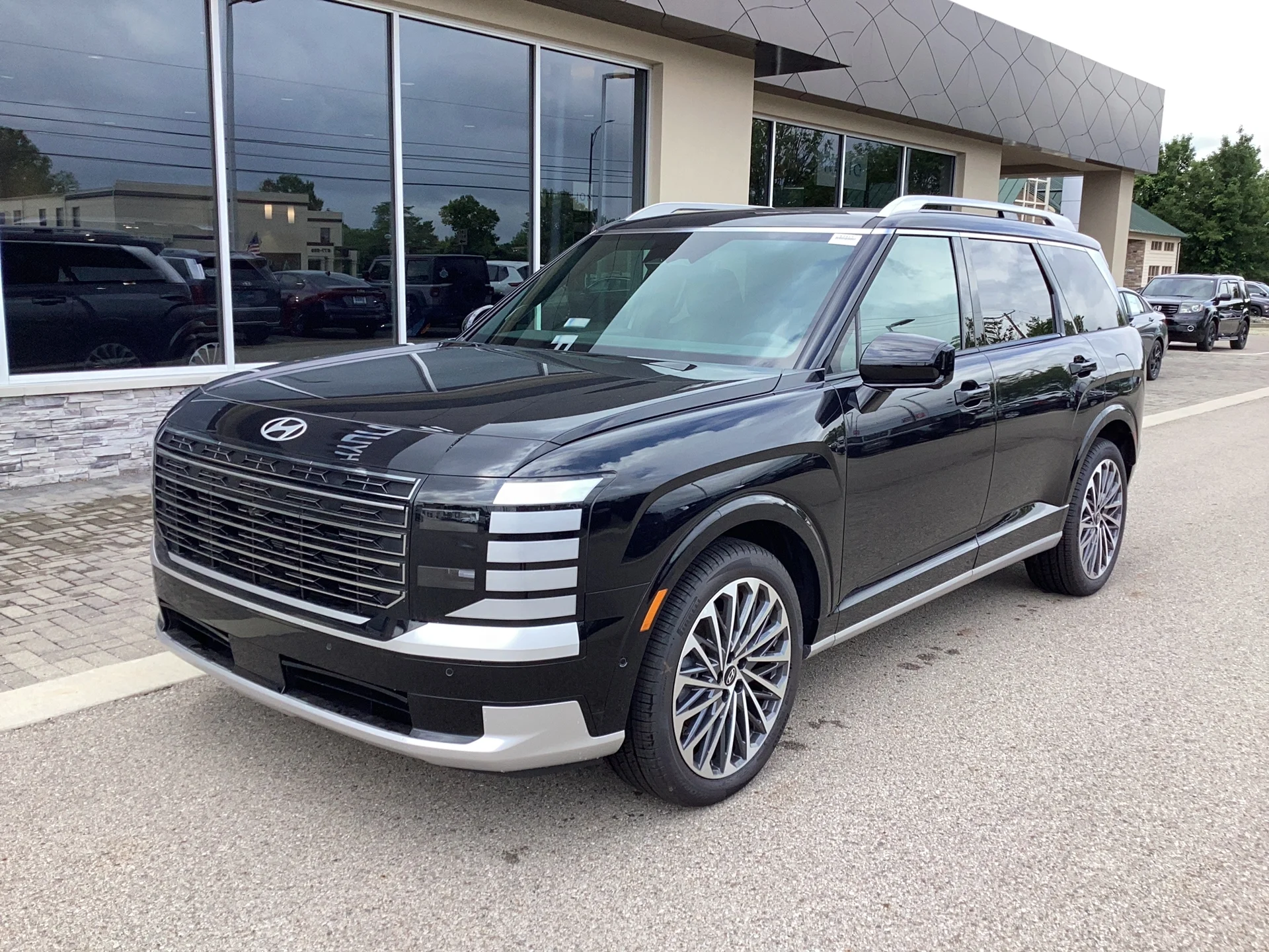 New 2026 Abyss Black Pearl Hyundai Calligraphy image 15