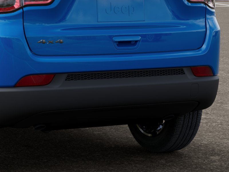 New 2026 Hydro Blue Pearlcoat Jeep Latitude image 38