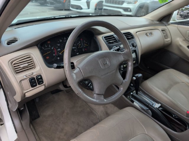 Used 2001 White Honda EX-L image 29