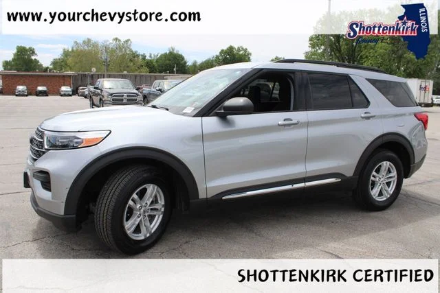 Used 2023 Silver Ford XLT image 2