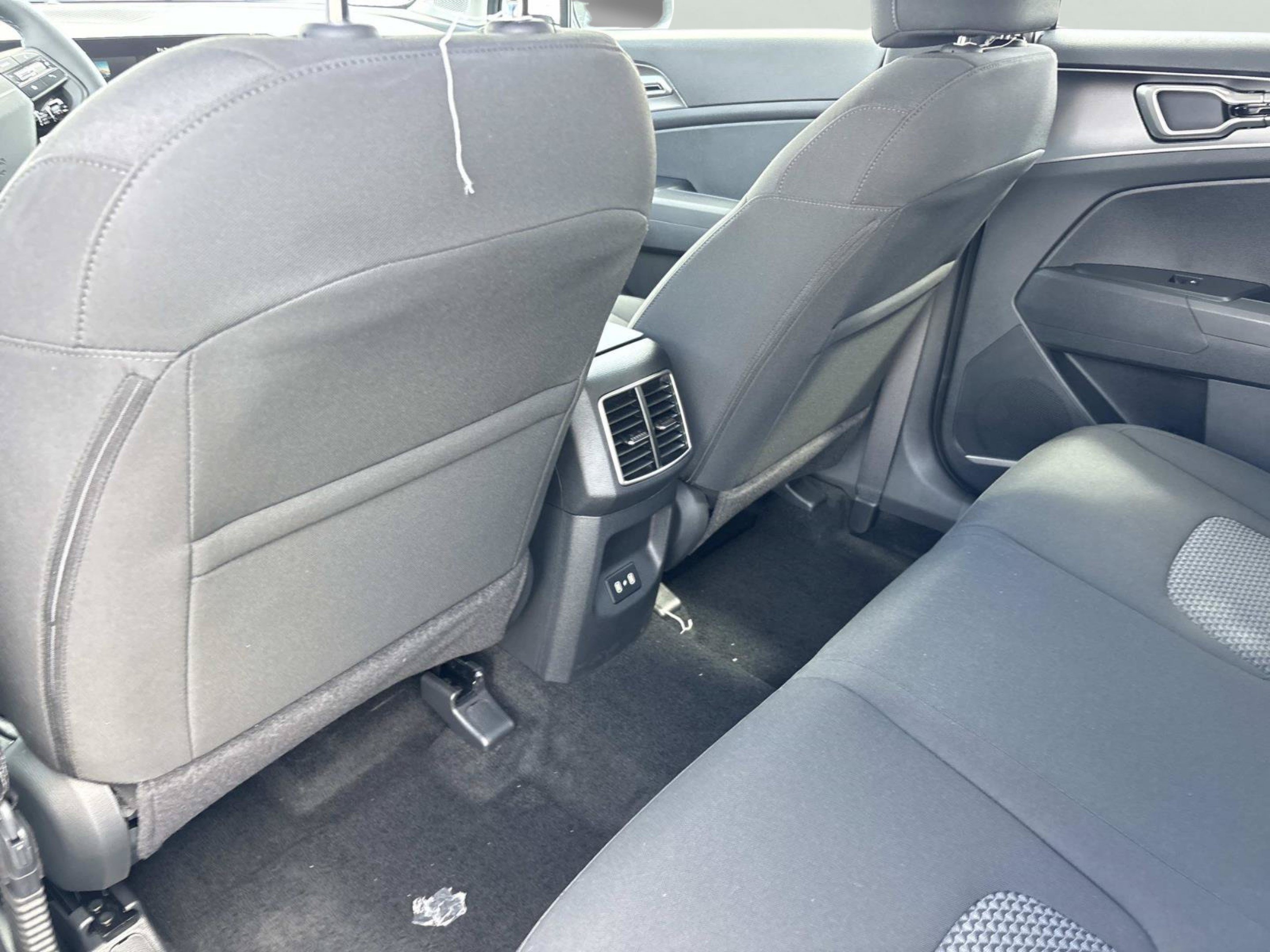 New 2027 Snow White Pearl Kia LX image 13