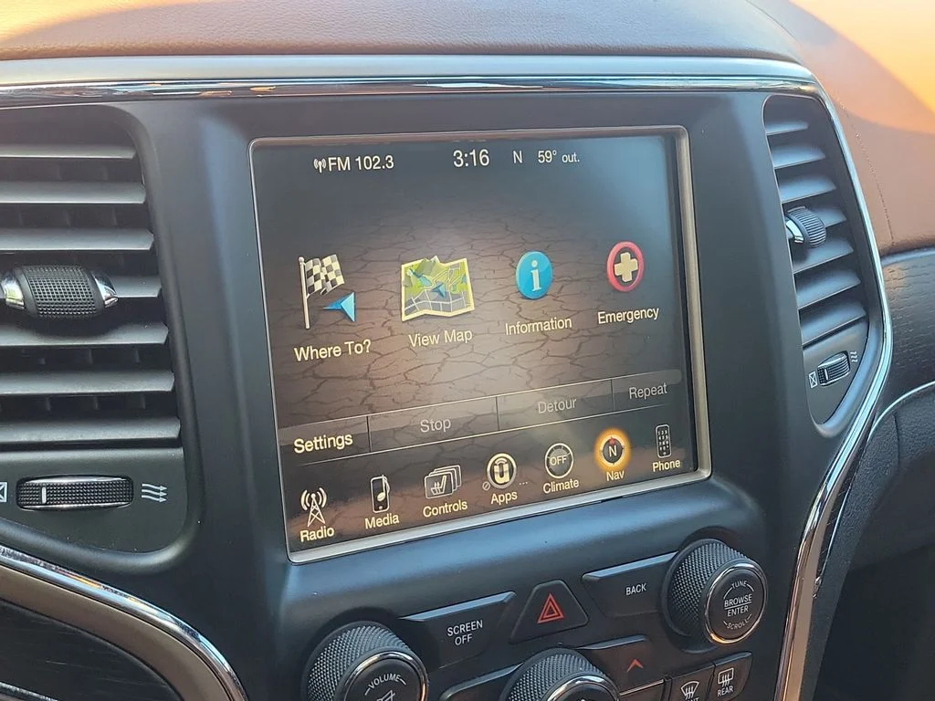 Used 2017 White Jeep Summit image 31