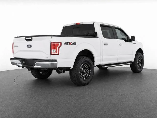Used 2016 Oxford White Ford XLT image 3