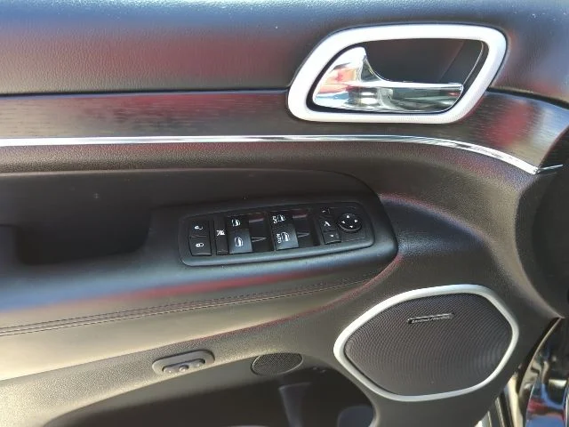 Used 2018 Black Jeep Summit image 19