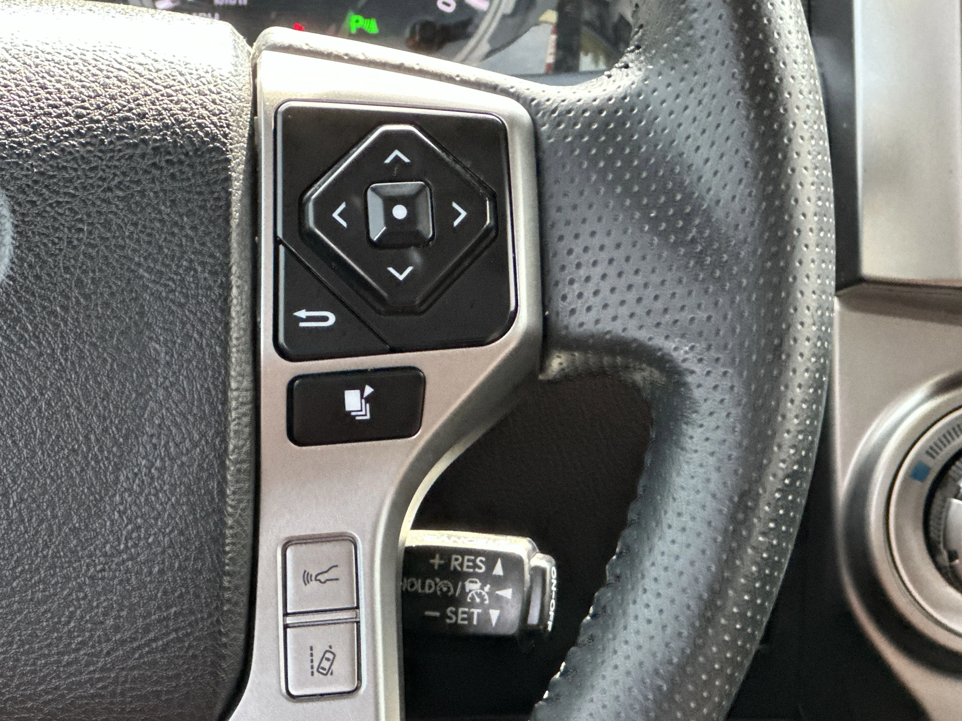 2022 Toyota 4Runner Limited - Photo 24