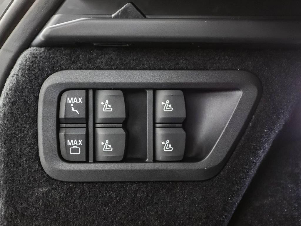 New 2027 Carbon Black Metallic BMW xDrive40i image 27