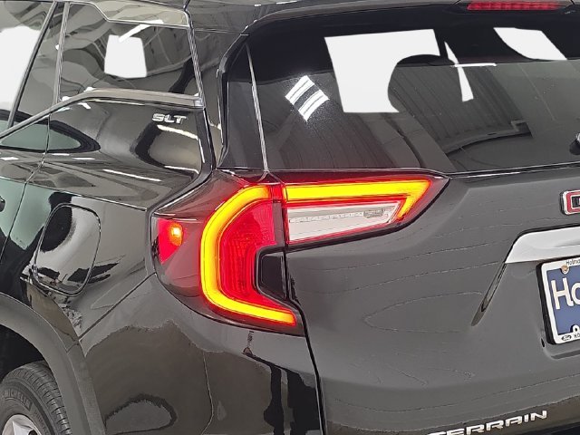 Used 2022 Black GMC SLT image 34