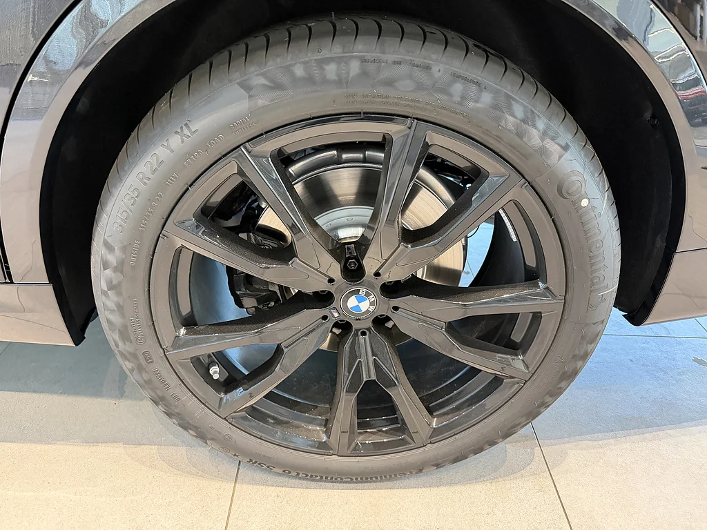 New 2027 Black Sapphire Metallic BMW xDrive40i image 7