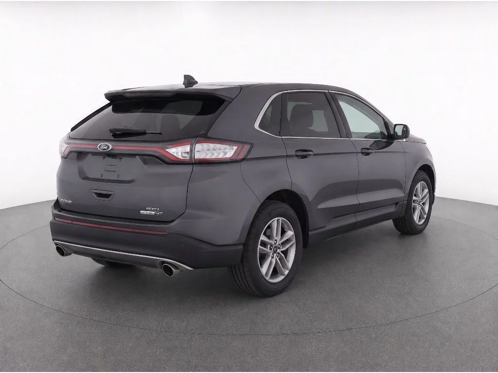 Used 2017 Magnetic Metallic Ford SEL image 4