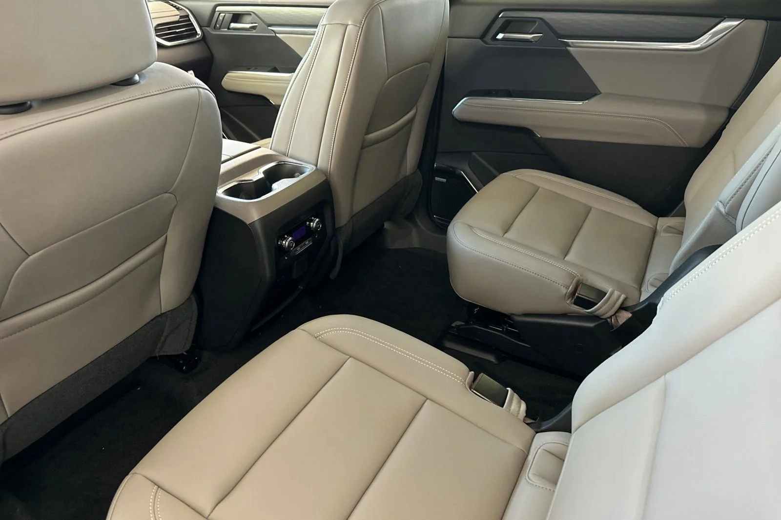 2025 GMC Acadia Elevation - Photo 13