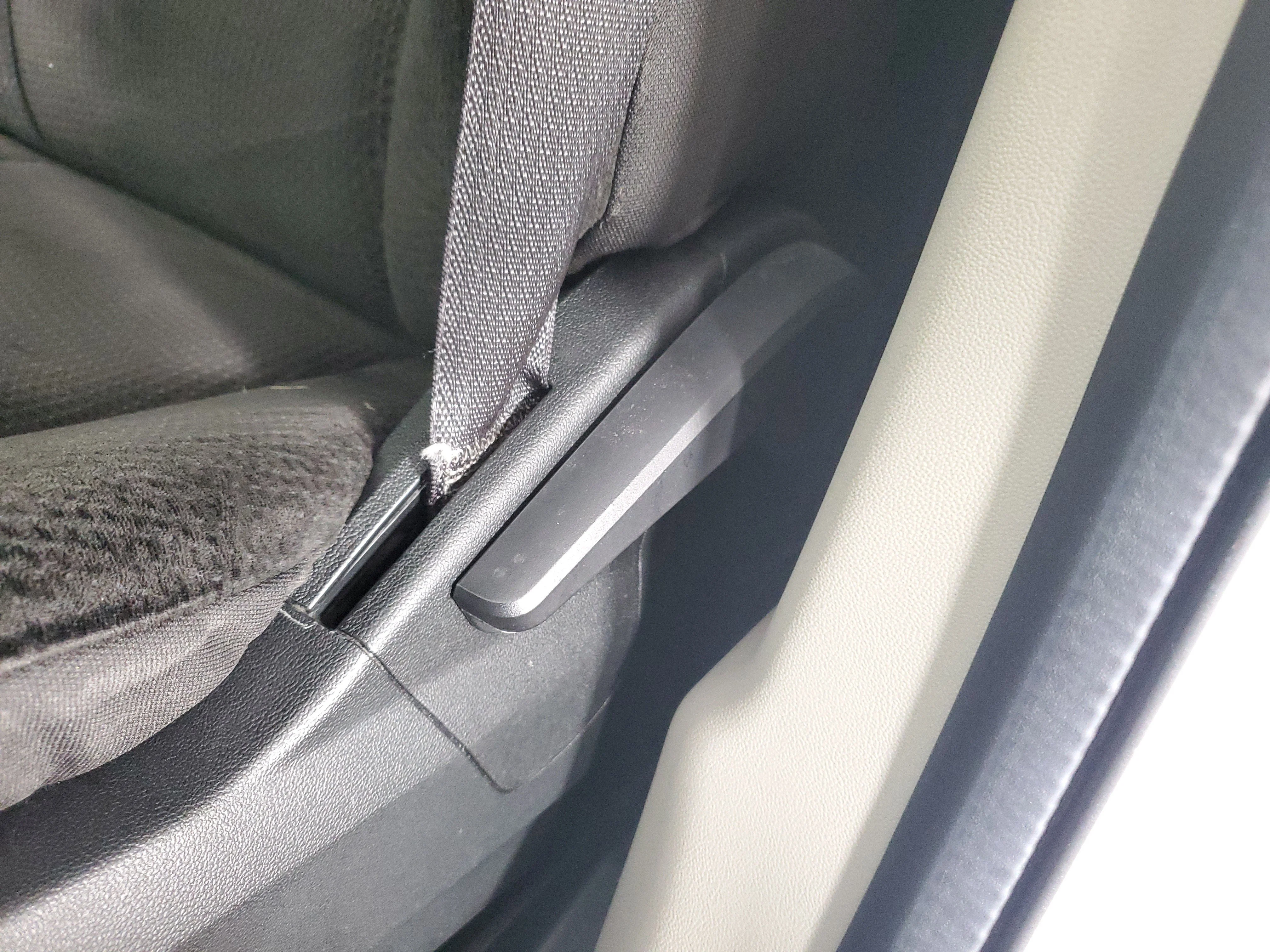 Used 2018 White Knuckle Clearcoat Dodge SE image 28