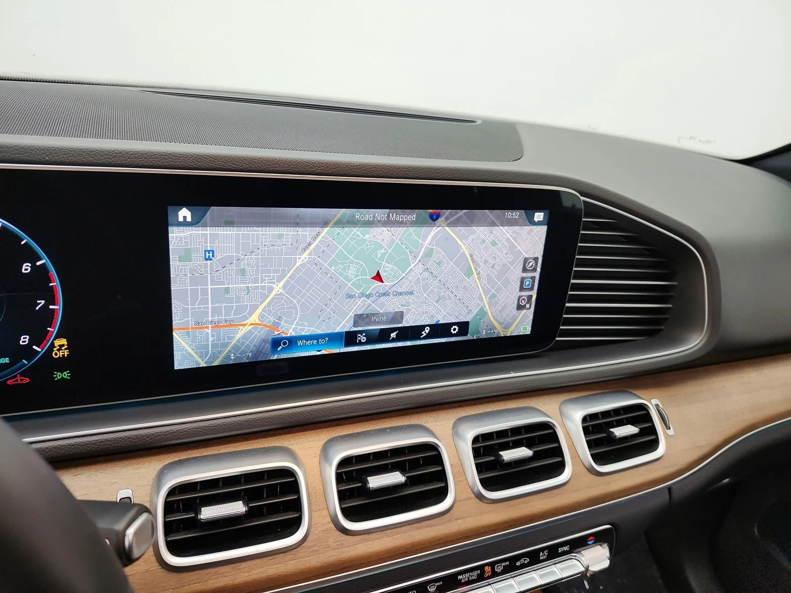 Used 2022 Black Mercedes-Benz GLE 450 4MATIC® SUV image 14