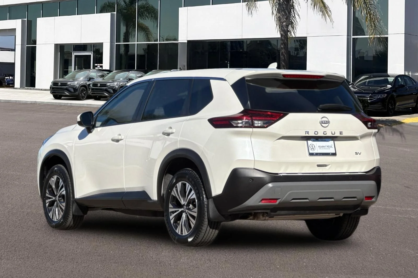 Used 2023 White Nissan SV image 5