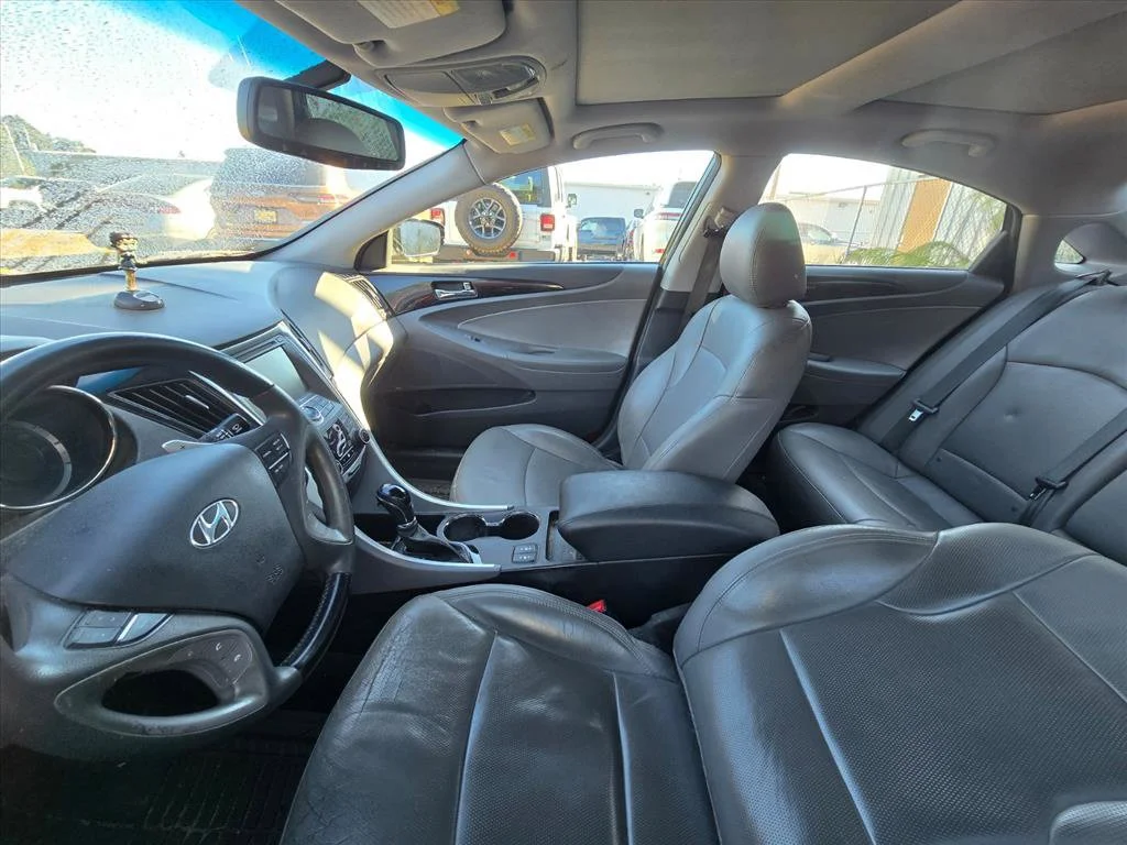 Used 2013 Black Hyundai Limited image 4