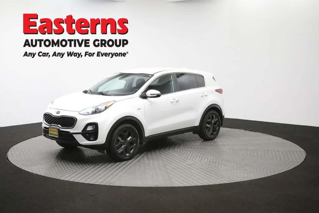 Used 2022 White Kia LX image 54