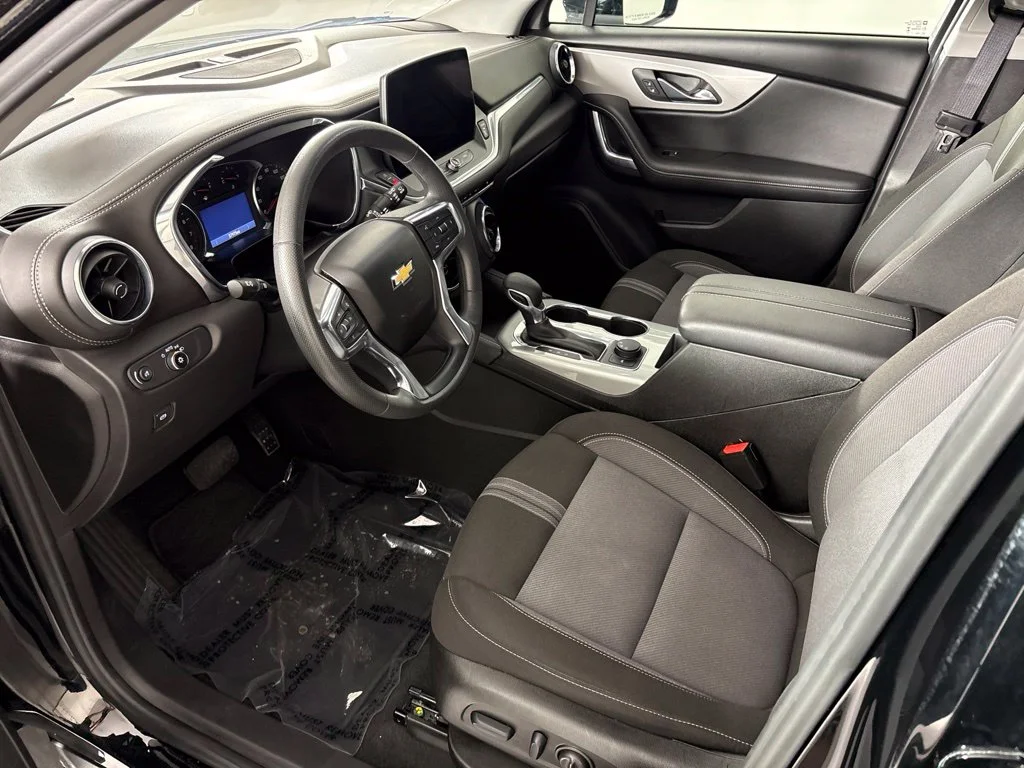 Used 2025 Black Chevrolet LT image 25
