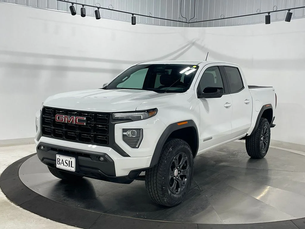 Used 2024 White GMC Elevation image 8