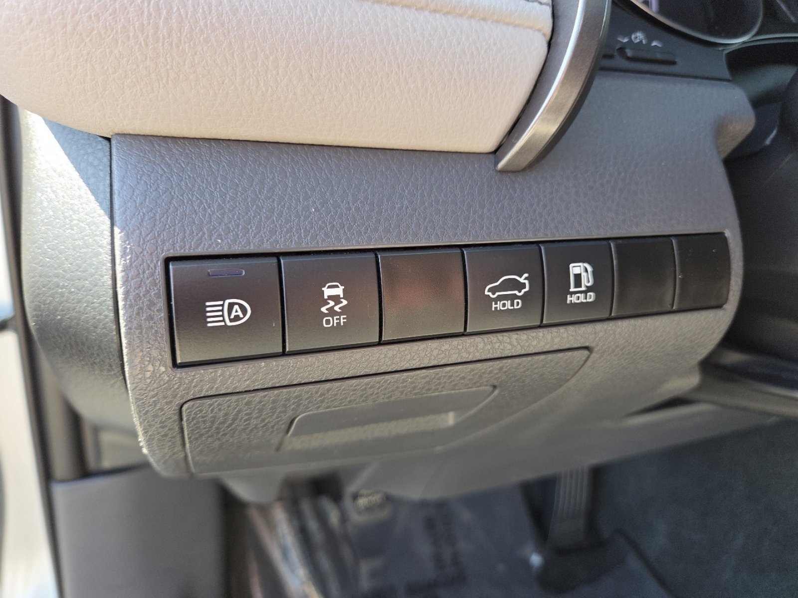 2023 Toyota Camry SE - Photo 10