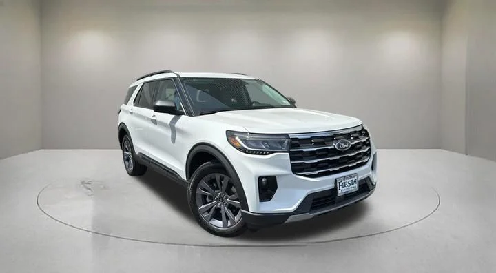 New 2026 Star White Metallic Tri-Coat Ford Active image 1