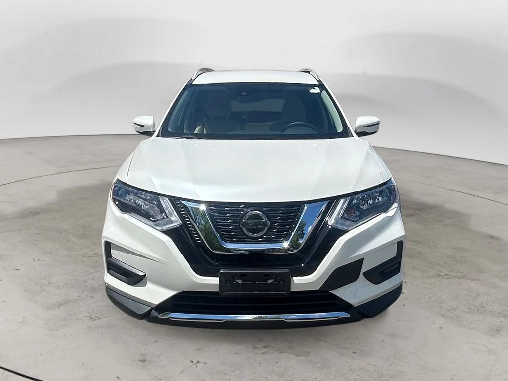 Used 2019 Pearl White Nissan SV image 9